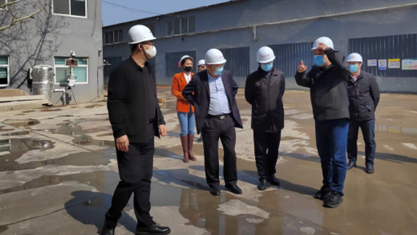 市住房和城鄉(xiāng)建設(shè)局劉玉勇局長(zhǎng)、 市建筑工程管理服務(wù)中心孫雷主任一行 到我公司調(diào)研、指導(dǎo)